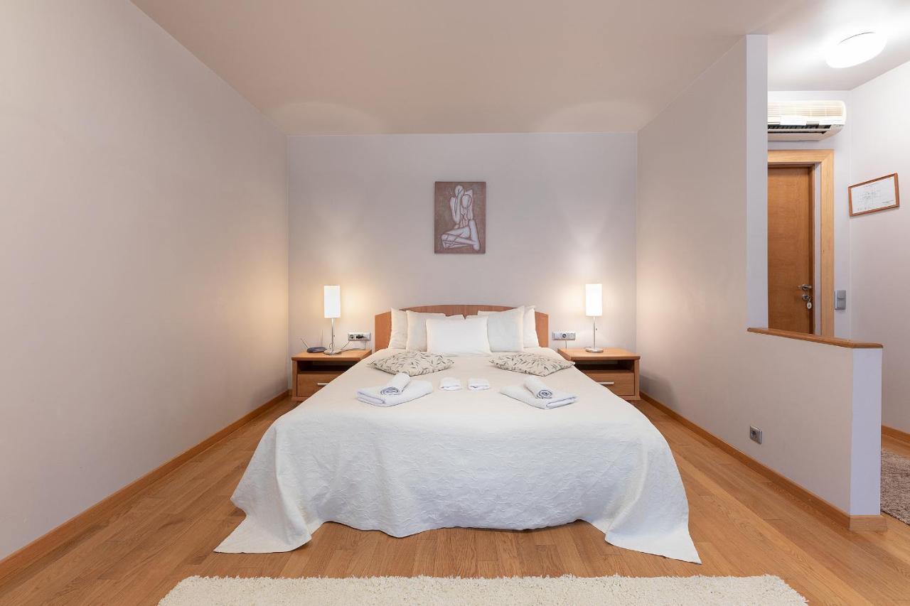Room In Bb - Valensija - Suite For Two In Nice Hotel Jūrkalne Buitenkant foto